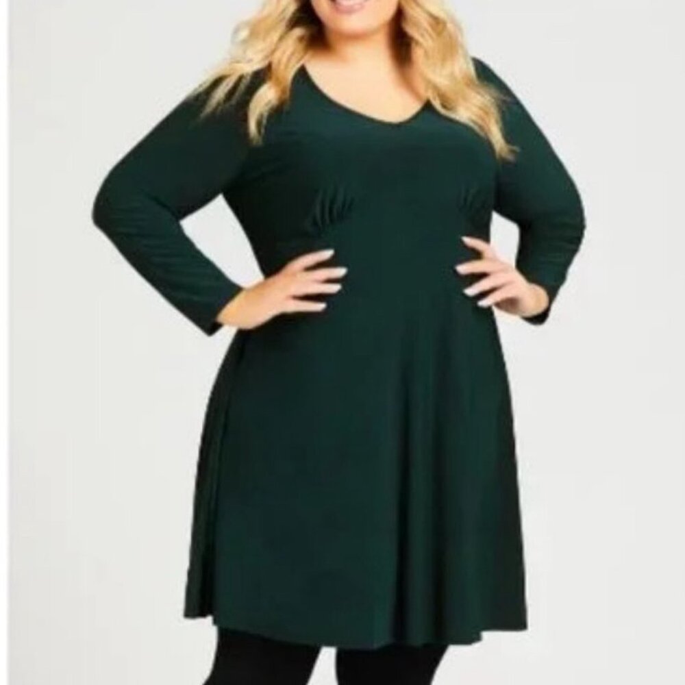 Avenue emerald green stretch dress long sleeves 22/24